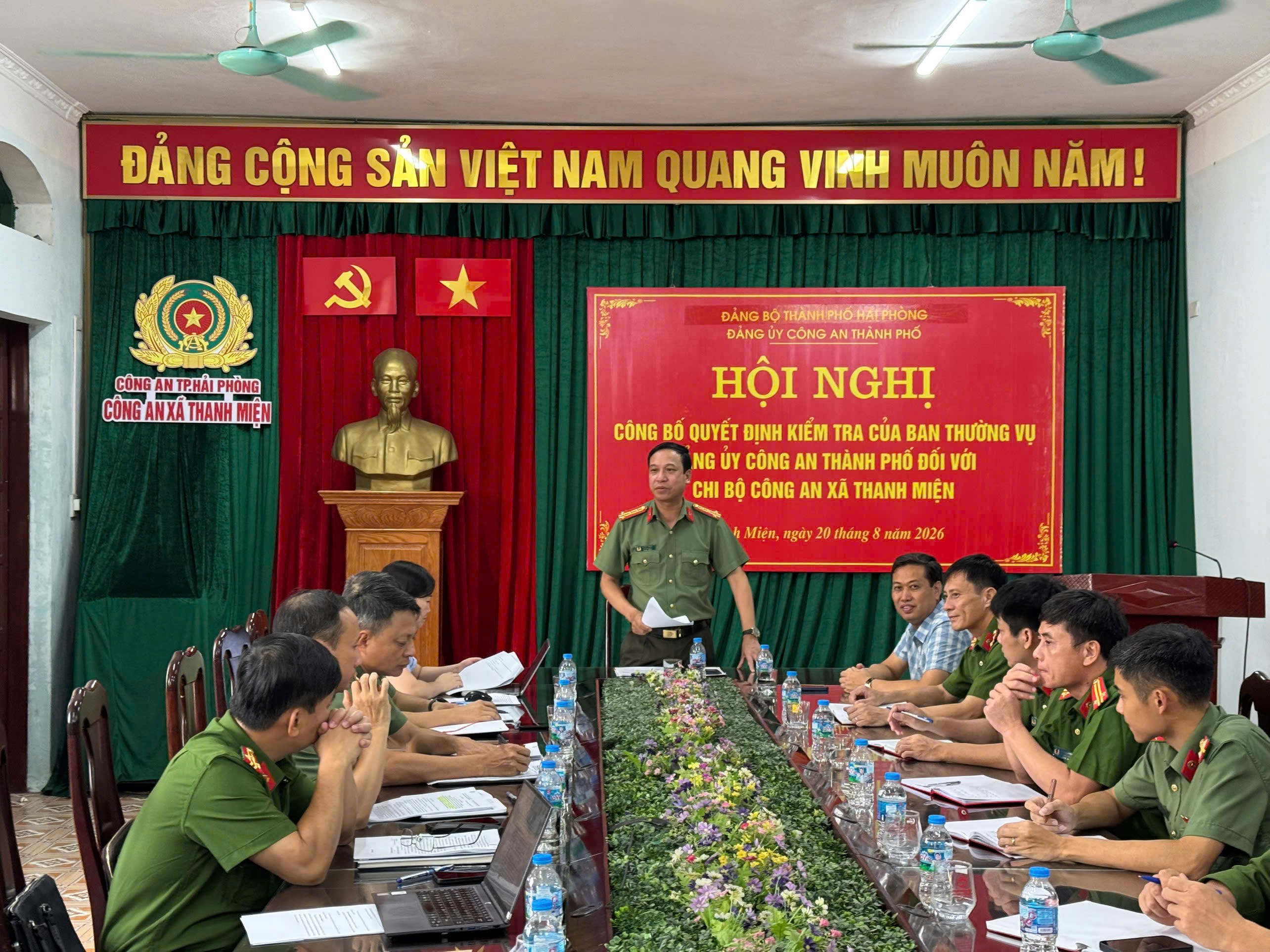 Công bố Quyết định kiểm tra đối với Chi bộ Công an xã Thanh Miện và Chi bộ Công an xã Bắc Thanh Miện